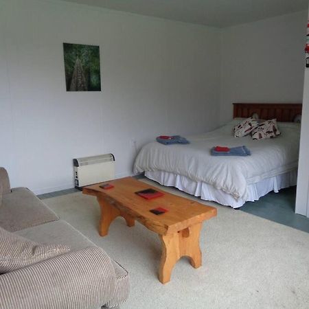 Apartamento Rustic Woolshed Owen River Exterior foto